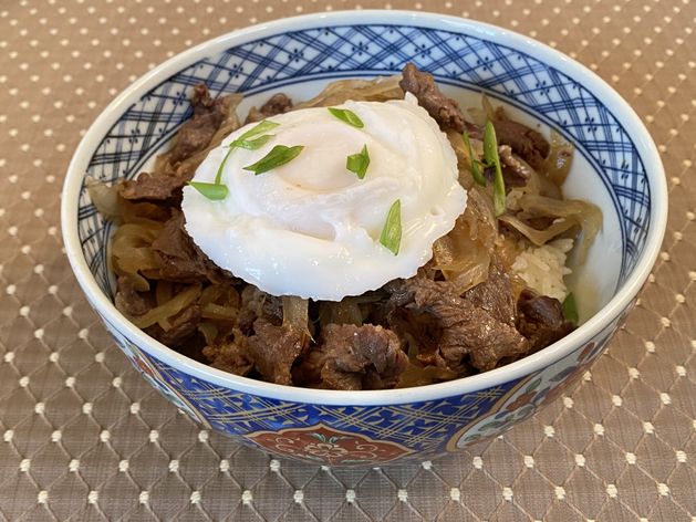 Gyudon (Japanese Beef Bowl) wide display