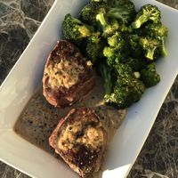 Filet Mignon with Creamy Peppercorn Sauce and Broccoli