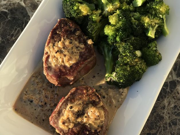Filet Mignon with Creamy Peppercorn Sauce and Broccoli wide display