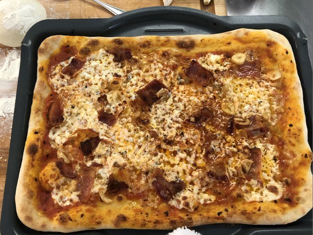 Fresh Dough Pizza, full tray wide display