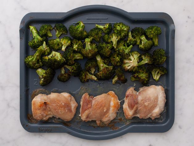 Chicken Thighs (Boneless and Skinless) with Broccoli