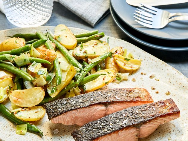 Salmon Filet with Green Beans and Potatoes