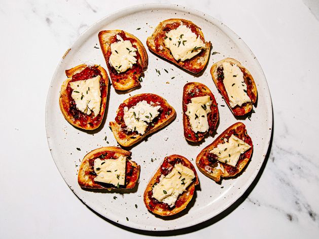 Crostini with Brie & Jam